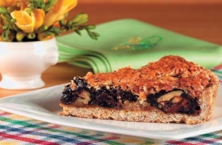 Tarta de coco y guindones